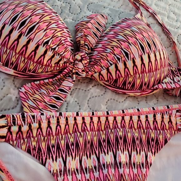 Pink patterned bikini - Picture 2 of 4